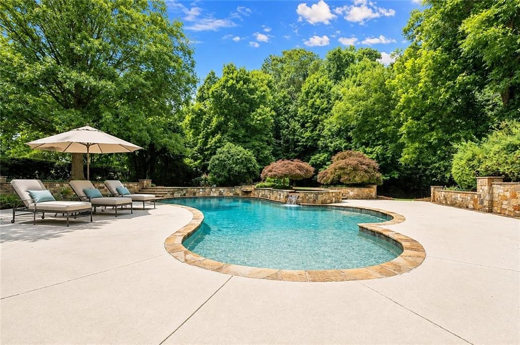 6 bedroom, 5 bathroom single family residence for sale at 390 Chaffin Road, Roswell, GA 30075 — photo 5