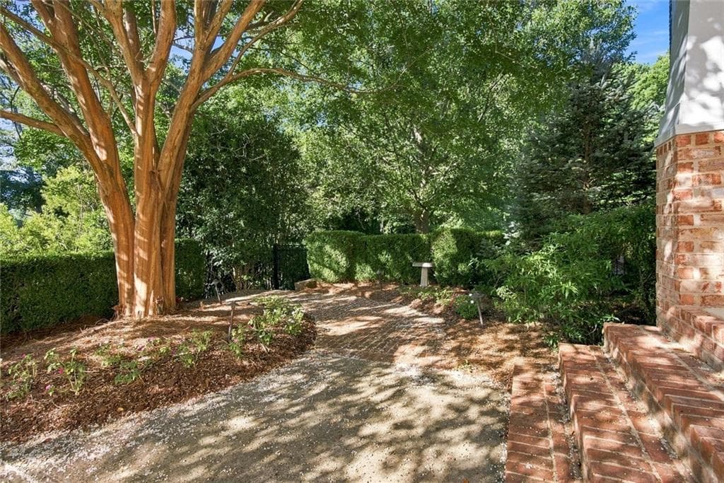 6 bedroom, 5 bathroom single family residence for sale at 390 Chaffin Road, Roswell, GA 30075 — photo 7