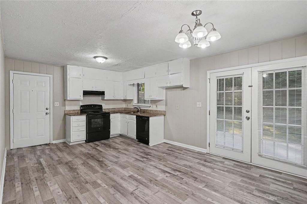 4 bedroom, 3 bathroom, 1,844 sq ft single family residence for sale at 4077 Rockey Valley Drive, Conley, GA 30288 — photo 7