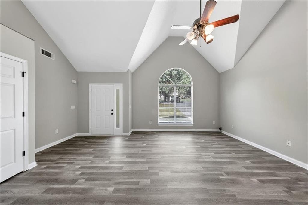 3 bedroom, 2 bathroom, 1,807 sq ft single family residence for sale at 14 Sherwood Drive, Cartersville, GA 30121 — photo 2