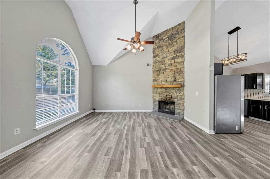 3 bedroom, 2 bathroom, 1,807 sq ft single family residence for sale at 14 Sherwood Drive, Cartersville, GA 30121 — photo 4
