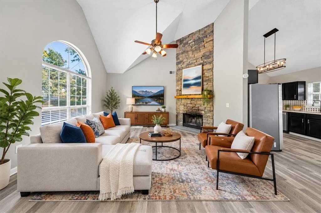 3 bedroom, 2 bathroom, 1,807 sq ft single family residence for sale at 14 Sherwood Drive, Cartersville, GA 30121 — photo 5