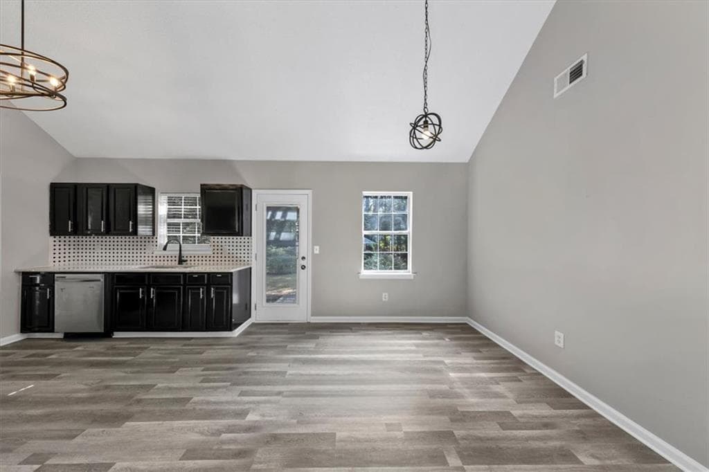 3 bedroom, 2 bathroom, 1,807 sq ft single family residence for sale at 14 Sherwood Drive, Cartersville, GA 30121 — photo 8