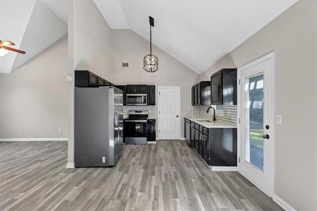 3 bedroom, 2 bathroom, 1,807 sq ft single family residence for sale at 14 Sherwood Drive, Cartersville, GA 30121 — photo 10