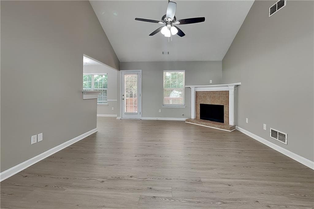 3 bedroom, 2 bathroom, 1,981 sq ft single family residence for rent at 3975 Crestwater Lane, Snellville, GA 30039 for $2,050 a month — photo 3