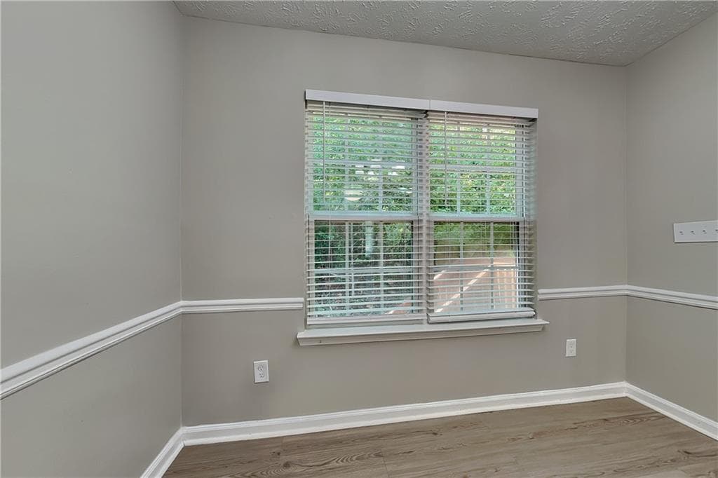 3 bedroom, 2 bathroom, 1,981 sq ft single family residence for rent at 3975 Crestwater Lane, Snellville, GA 30039 for $2,050 a month — photo 5