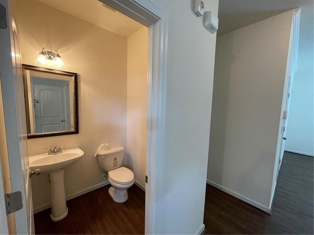 3 bedroom, 3 bathroom condominium for rent at 441 FERN BAY Drive, Atlanta, GA 30331 for $2,500 a month — photo 4