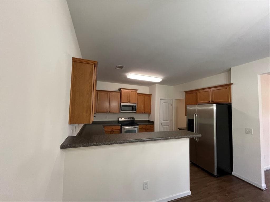 3 bedroom, 3 bathroom condominium for rent at 441 FERN BAY Drive, Atlanta, GA 30331 for $2,500 a month — photo 7