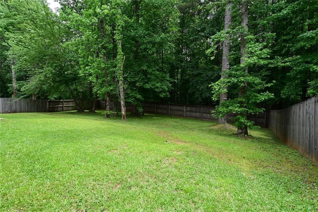 4 bedroom, 3 bathroom, 2,450 sq ft single family residence for sale at 632 Oakview Trail, Stone Mountain, GA 30087 — photo 2