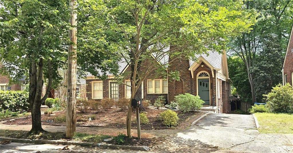 1 bedroom, 1 bathroom triplex for rent at 1067 Lanier Boulevard B, Atlanta, GA 30306 for $1,500 a month — photo 9
