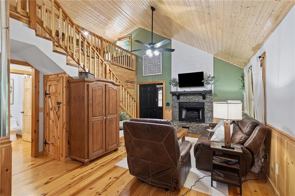 3 bedroom, 3 bathroom, 1,656 sq ft single family residence for sale at 28 Wood Lane, Blue Ridge, GA 30513 — photo 4