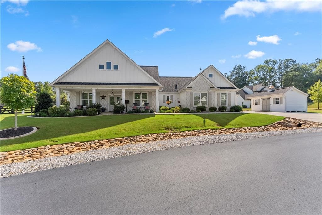 3 bedroom, 3 bathroom, 2,413 sq ft single family residence for sale at 8855 Little Mill Road, Cumming, GA 30041 — photo 5