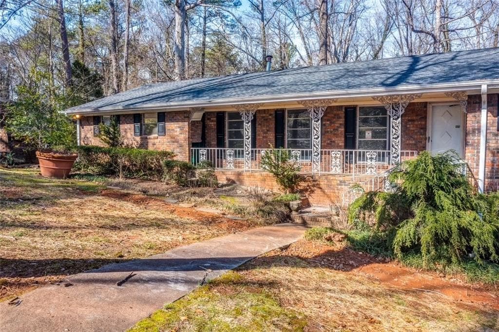 5 bedroom, 3 bathroom, 3,668 sq ft single family residence for sale at 3762 Tree Bark Trail, Decatur, GA 30034 — photo 4