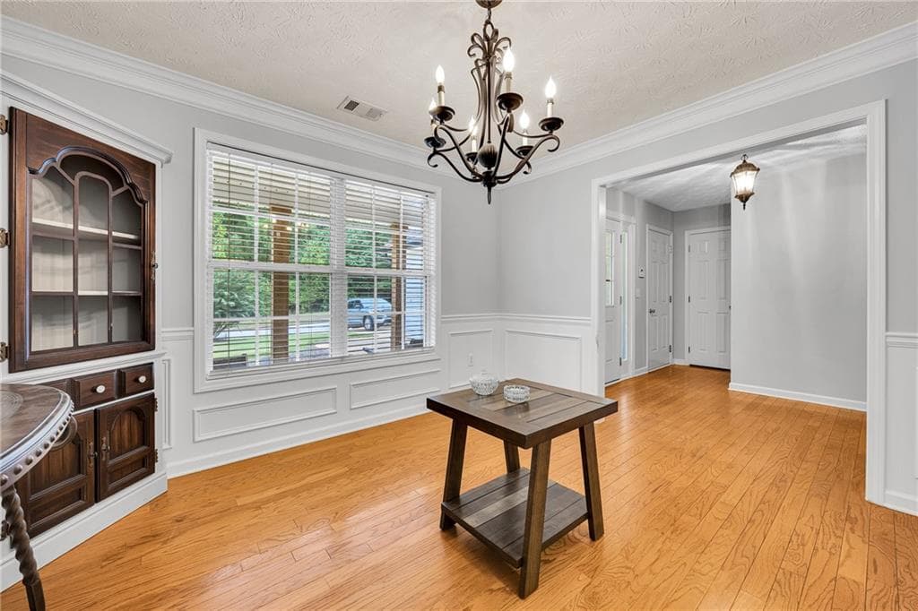 3 bedroom, 2 bathroom, 1,814 sq ft single family residence for sale at 160 Laurel Lane, Social Circle, GA 30025 — photo 6