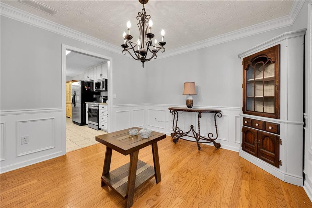 3 bedroom, 2 bathroom, 1,814 sq ft single family residence for sale at 160 Laurel Lane, Social Circle, GA 30025 — photo 7