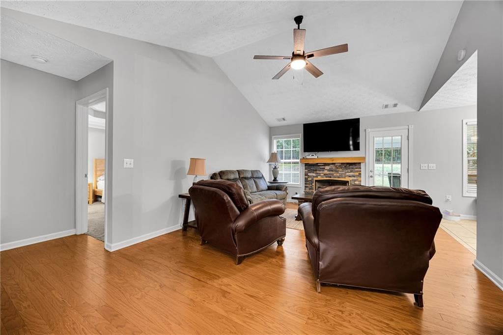 3 bedroom, 2 bathroom, 1,814 sq ft single family residence for sale at 160 Laurel Lane, Social Circle, GA 30025 — photo 9