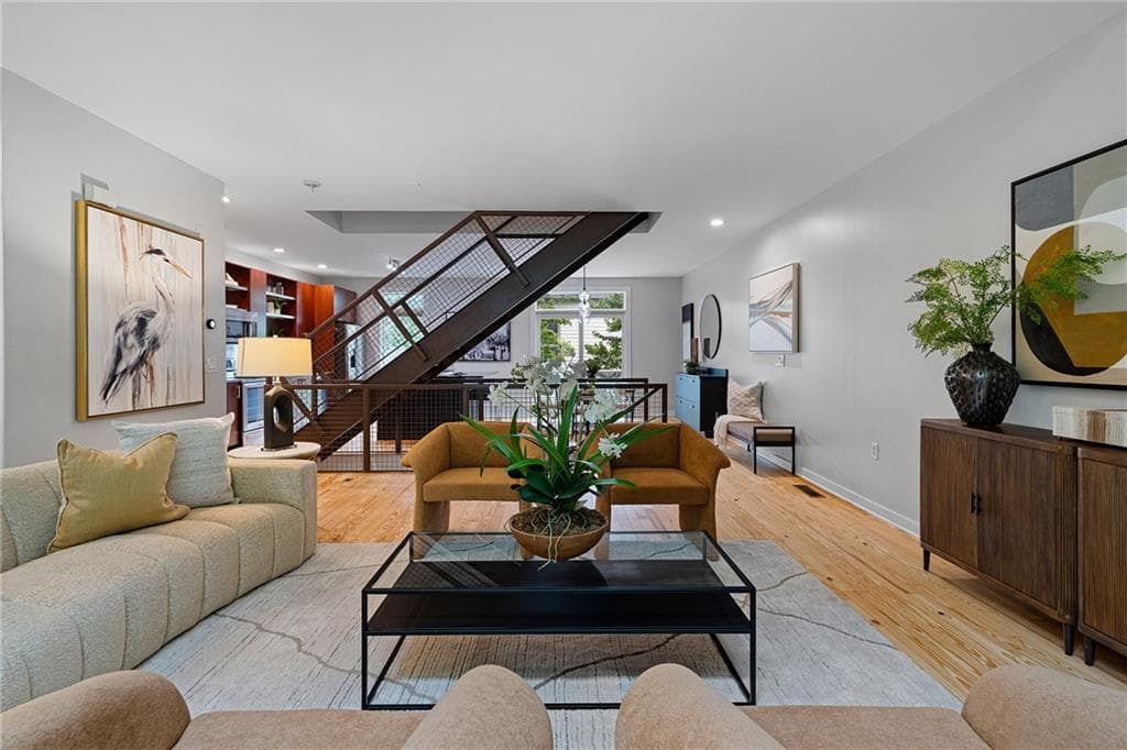 3 bedroom, 4 bathroom, 2,039 sq ft townhouse for sale at 1271 Eames Green, Atlanta, GA 30318 — photo 7