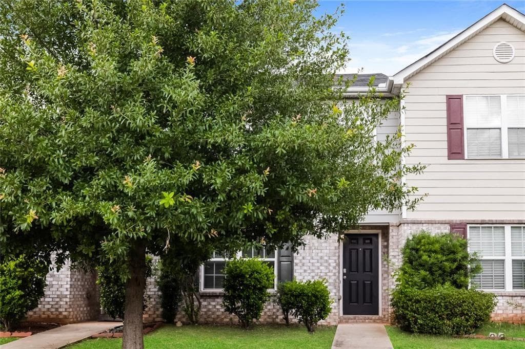 3 bedroom, 3 bathroom, 1,834 sq ft townhouse for sale at 1515 Hydrangea Lane, Mcdonough, GA 30253 — photo 2