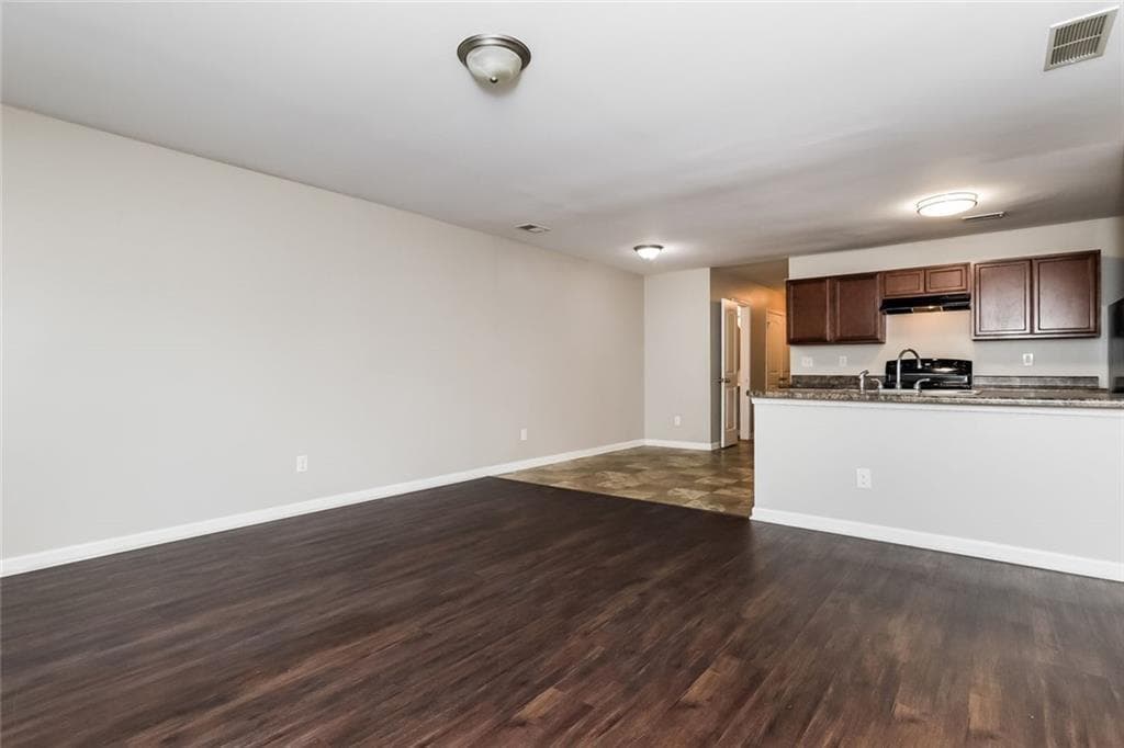 3 bedroom, 3 bathroom, 1,834 sq ft townhouse for sale at 1515 Hydrangea Lane, Mcdonough, GA 30253 — photo 7