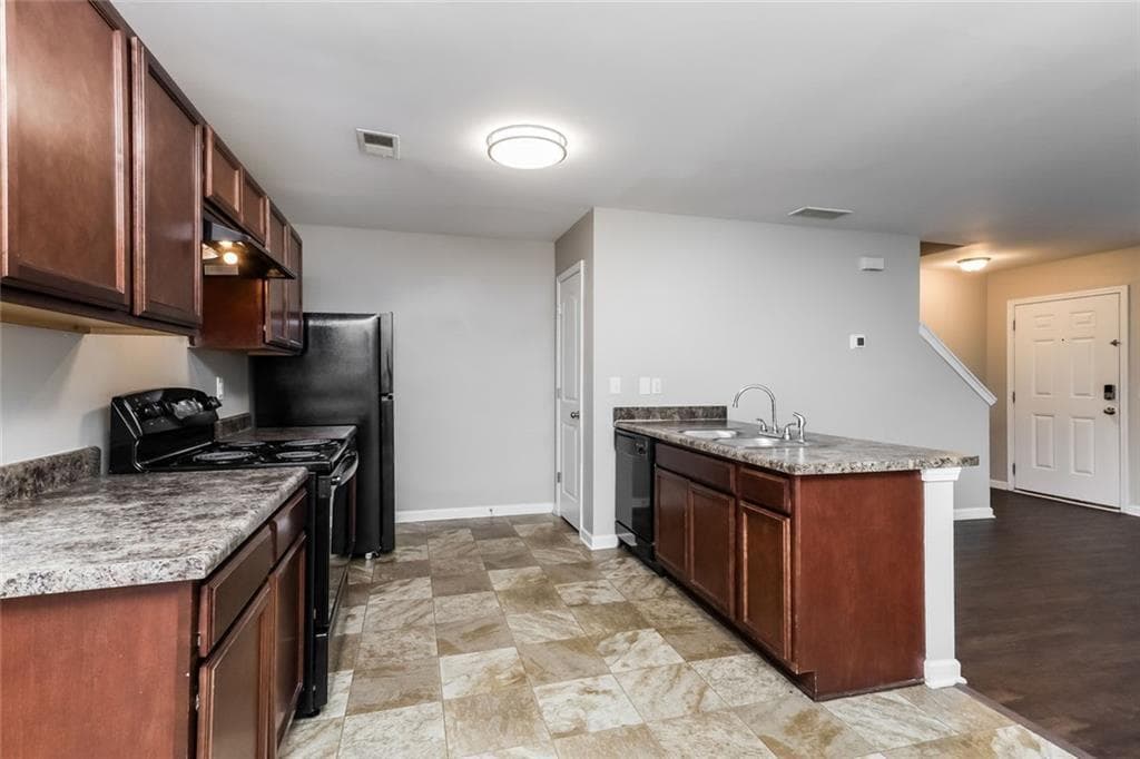 3 bedroom, 3 bathroom, 1,834 sq ft townhouse for sale at 1515 Hydrangea Lane, Mcdonough, GA 30253 — photo 8