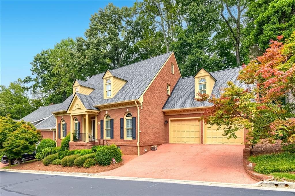 3 bedroom, 3 bathroom, 2,769 sq ft single family residence under contract at 17 Downshire Circle, Decatur, GA 30033 — photo 3
