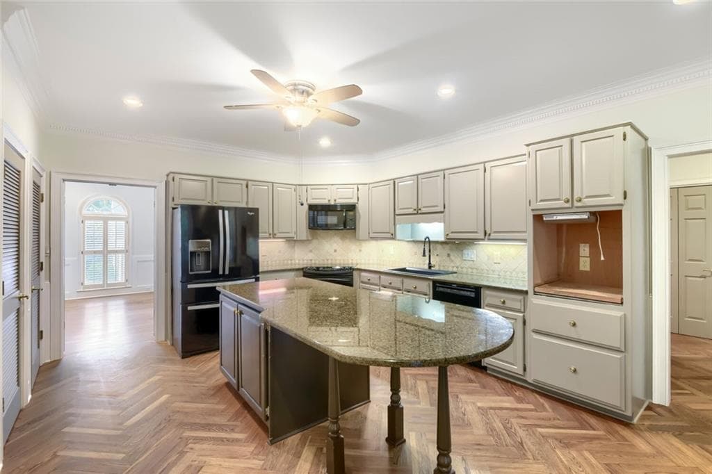 3 bedroom, 3 bathroom, 2,769 sq ft single family residence under contract at 17 Downshire Circle, Decatur, GA 30033 — photo 10