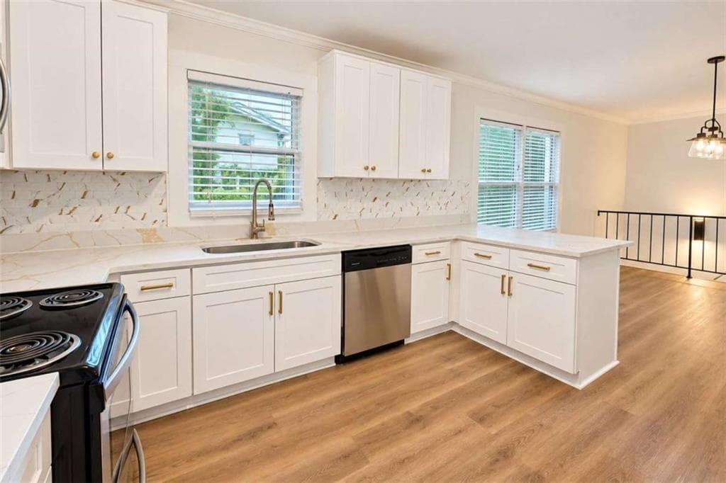 3 bedroom, 2 bathroom, 1,660 sq ft single family residence for sale at 2940 Harris Street, East Point, GA 30344 — photo 10