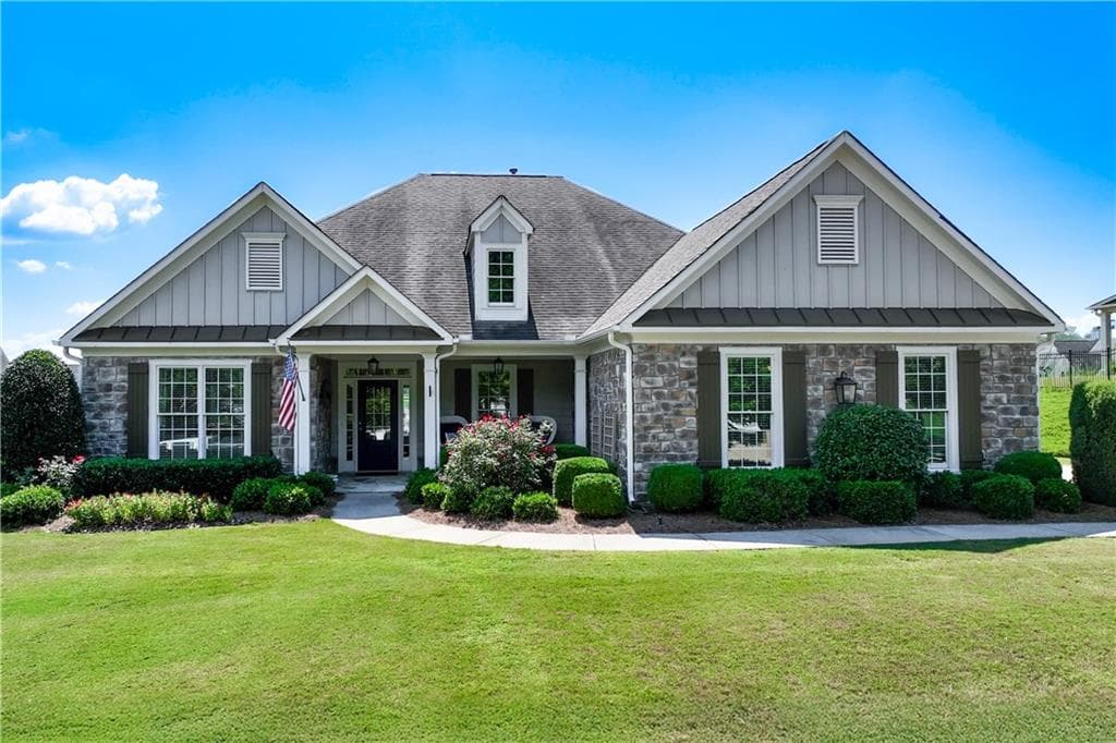 4 bedroom, 3 bathroom, 2,910 sq ft single family residence for sale at 6623 Trail Side Drive, Flowery Branch, GA 30542 — photo 2