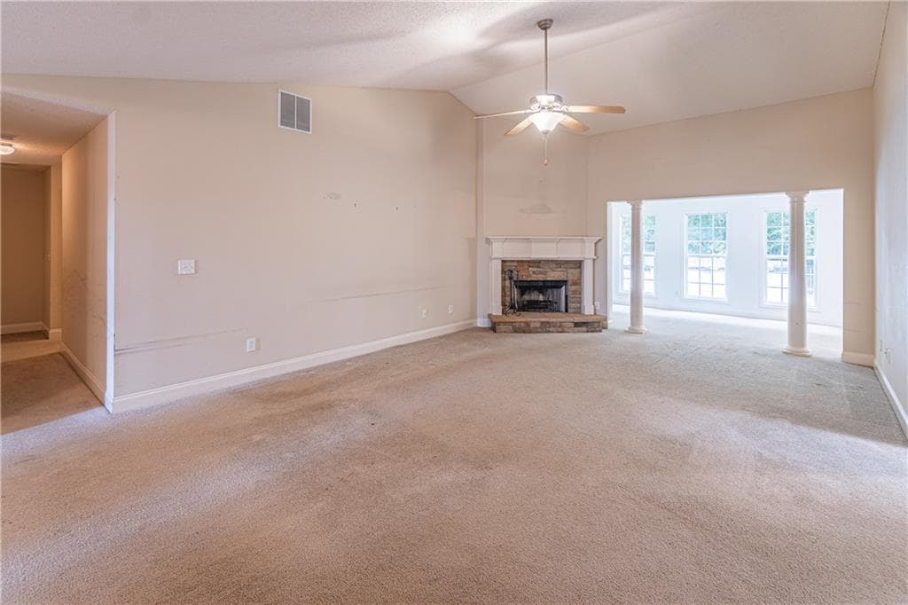 4 bedroom, 2 bathroom, 2,261 sq ft single family residence for sale at 294 Ambassador Circle, Winder, GA 30680 — photo 2