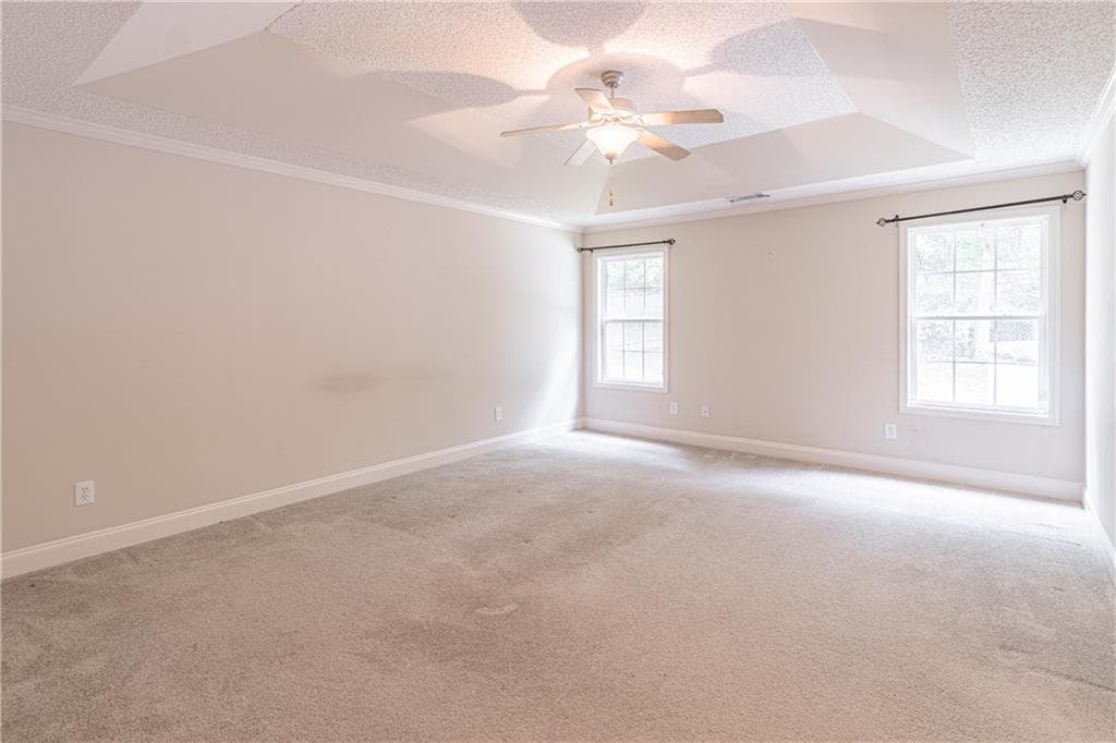 4 bedroom, 2 bathroom, 2,261 sq ft single family residence for sale at 294 Ambassador Circle, Winder, GA 30680 — photo 4