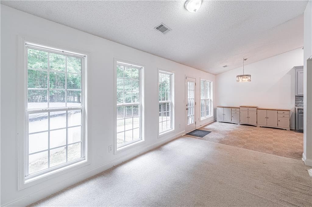 4 bedroom, 2 bathroom, 2,261 sq ft single family residence for sale at 294 Ambassador Circle, Winder, GA 30680 — photo 10