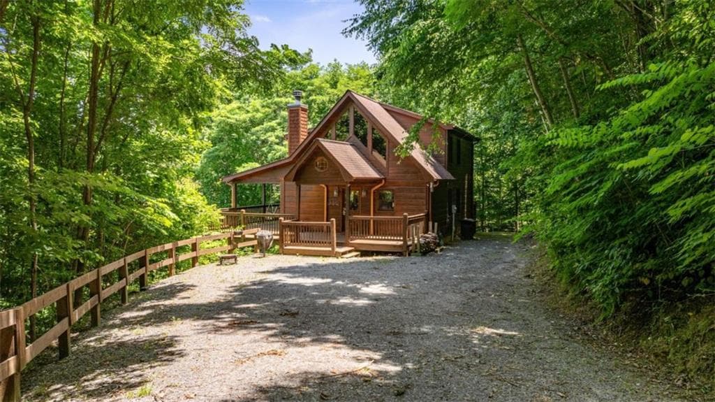 3 bedroom, 3 bathroom, 2,376 sq ft home for sale at 469 Mountain High Drive, Mineral Bluff, GA