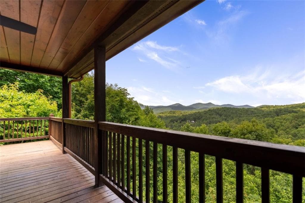 3 bedroom, 3 bathroom, 2,376 sq ft single family residence for sale at 469 Mountain High Drive, Mineral Bluff, GA 30559 — photo 2