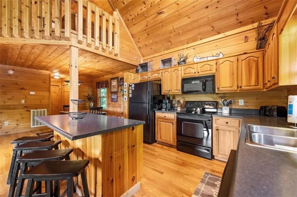 3 bedroom, 3 bathroom, 2,376 sq ft single family residence for sale at 469 Mountain High Drive, Mineral Bluff, GA 30559 — photo 9