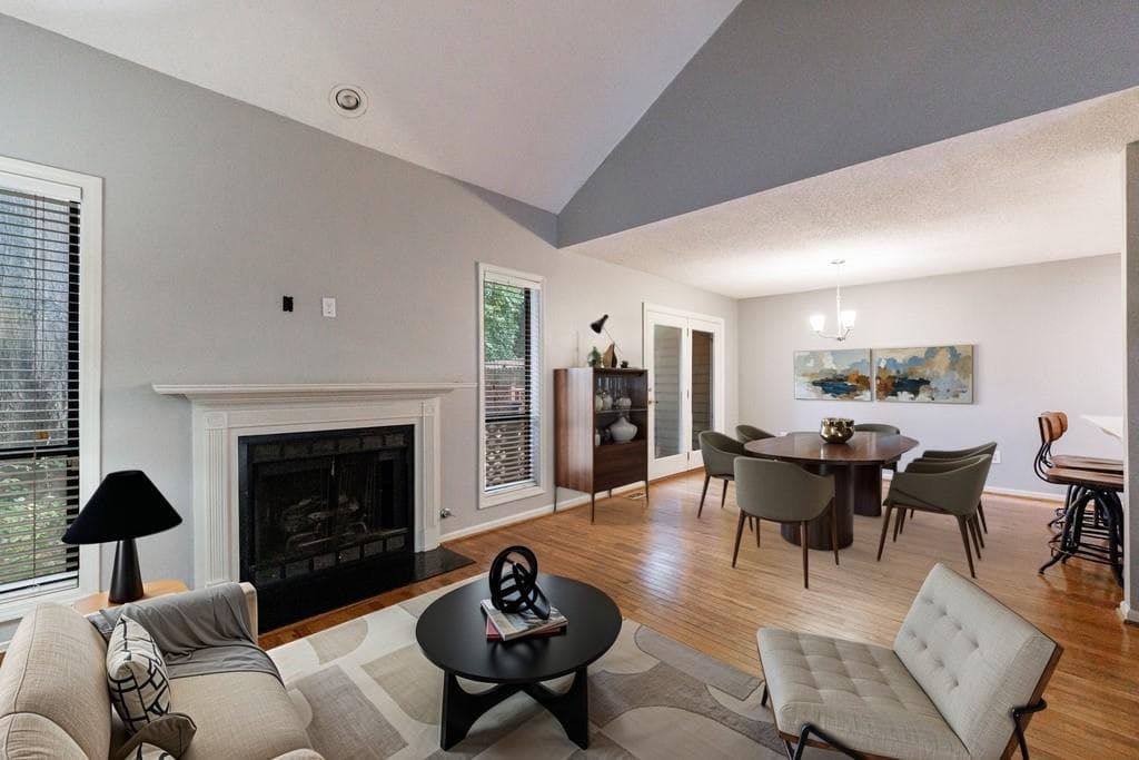 2 bedroom, 2 bathroom, 1,351 sq ft townhouse for sale at 1002 Creatwood Circle, Smyrna, GA 30080 — photo 7