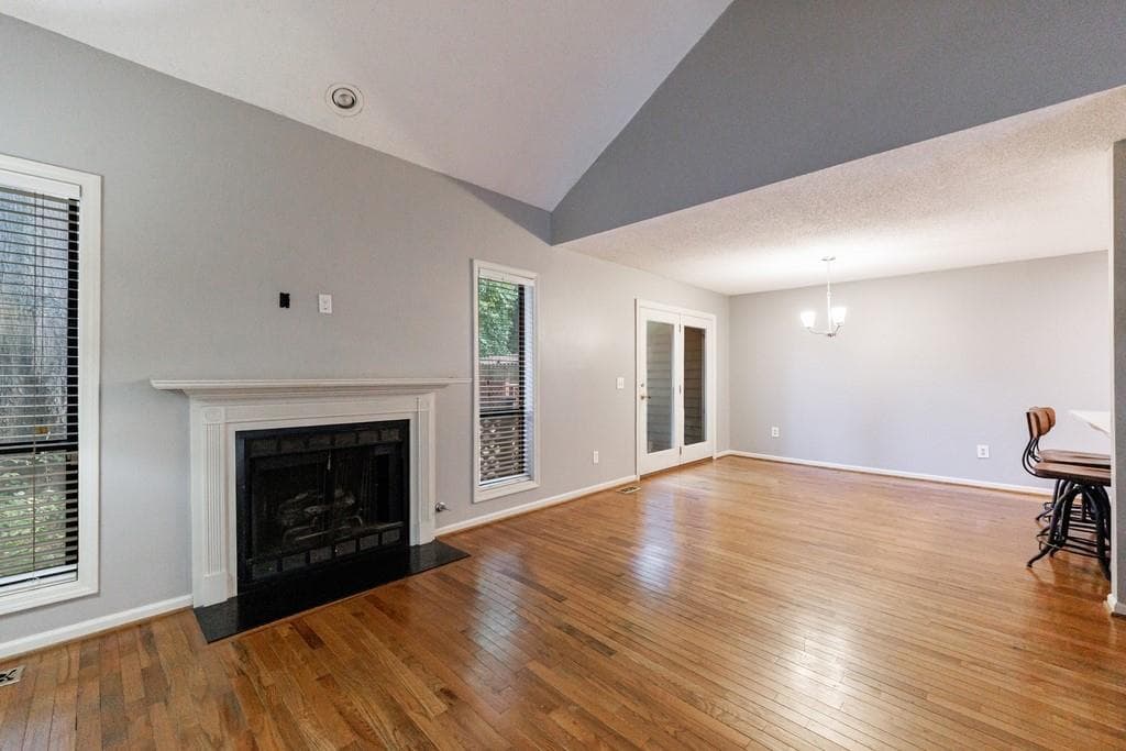 2 bedroom, 2 bathroom, 1,351 sq ft townhouse for sale at 1002 Creatwood Circle, Smyrna, GA 30080 — photo 8