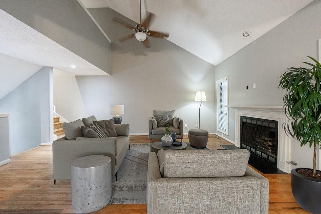 2 bedroom, 2 bathroom, 1,351 sq ft townhouse for sale at 1002 Creatwood Circle, Smyrna, GA 30080 — photo 9