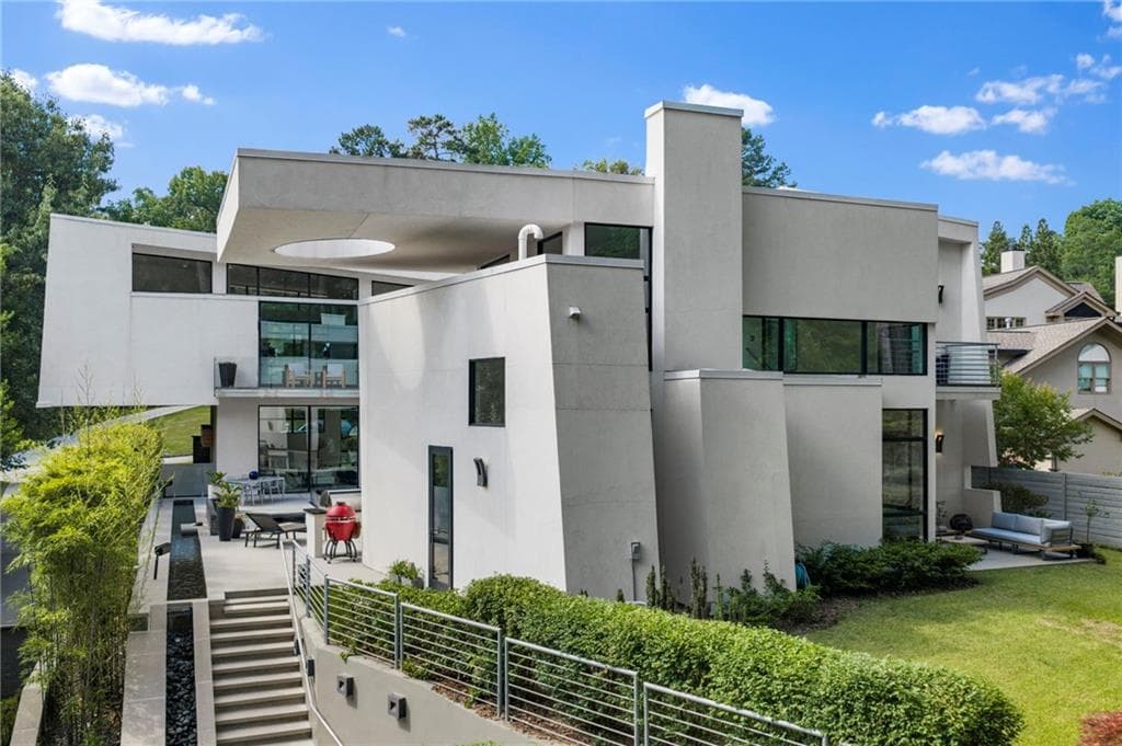 6 bedroom, 5 bathroom, 6,535 sq ft single family residence for rent at 937 Berkshire Road, Atlanta, GA 30324 for $24,500 a month — photo 3