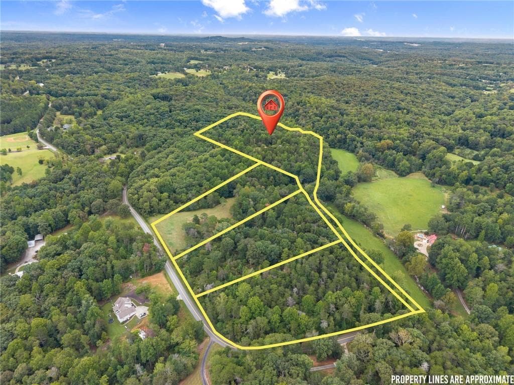 4 bedroom, 2 bathroom, 1,438 sq ft single family residence for sale at 7099 George Barnes Road, Murrayville, GA 30564 — photo 4