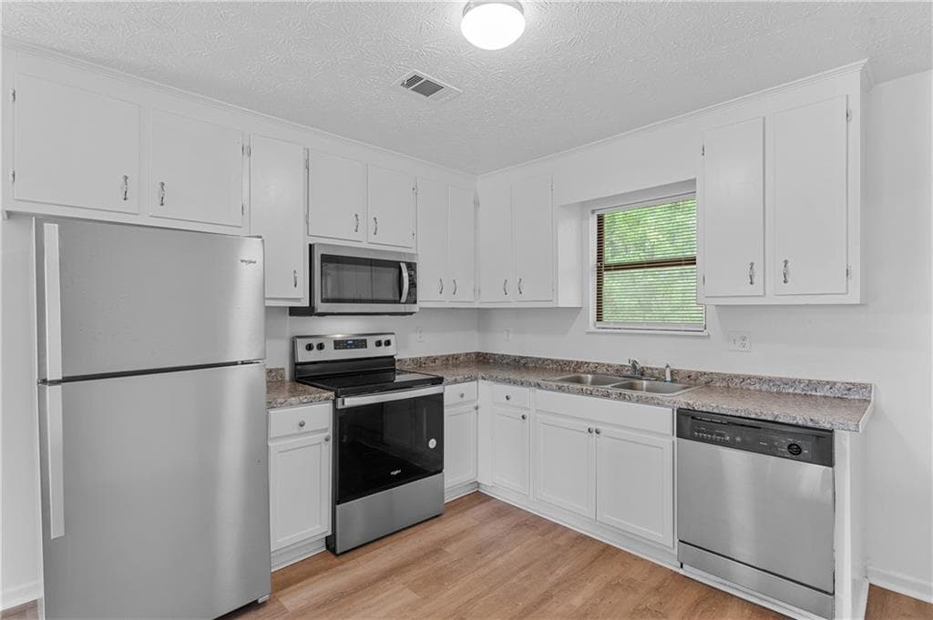 2 bedroom, 1 bathroom, 1,000 sq ft duplex for rent at 113 Tanglewood Drive B, Monroe, GA 30656 for $1,400 a month — photo 7