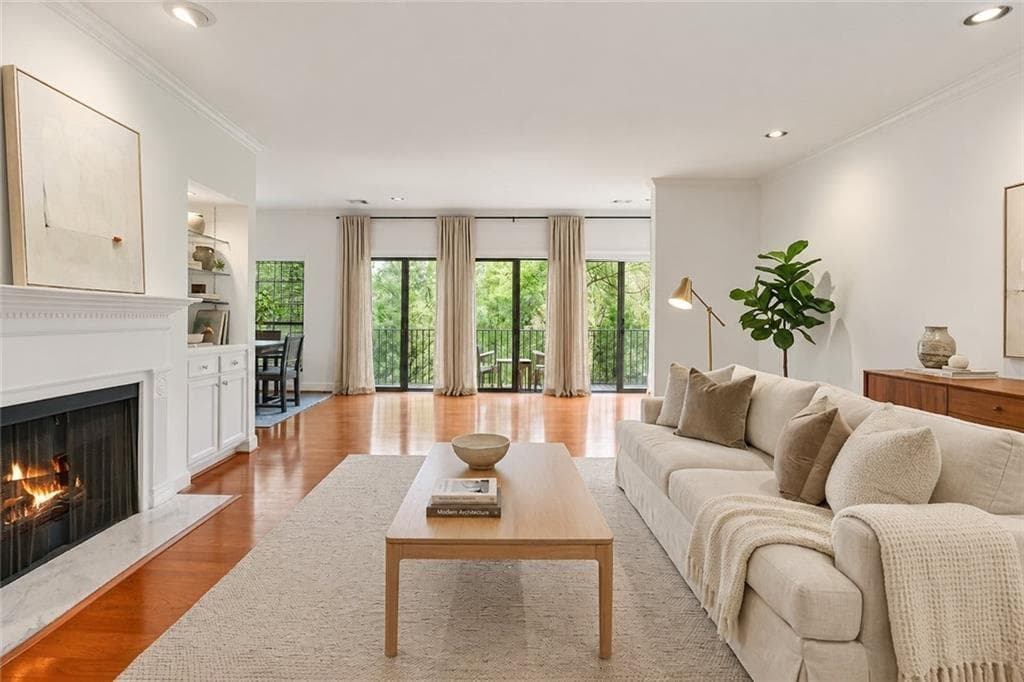 2 bedroom, 3 bathroom, 1,730 sq ft condominium for rent at 3071 Lenox Road 11, Atlanta, GA 30324 for $2,750 a month — photo 1 of 26