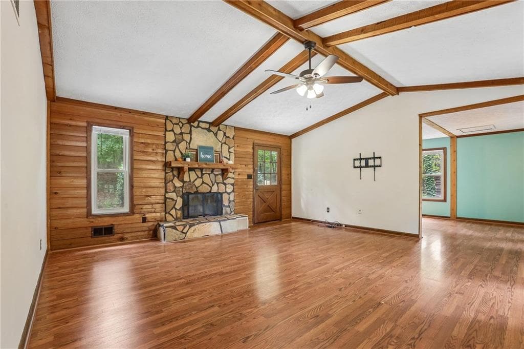 3 bedroom, 2 bathroom, 1,492 sq ft single family residence for sale at 231 Sabrina Court, Woodstock, GA 30188 — photo 4