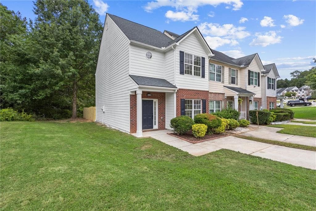 4 bedroom, 3 bathroom, 1,528 sq ft townhouse for sale at 268 Brookview Drive, Riverdale, GA 30274 — photo 3