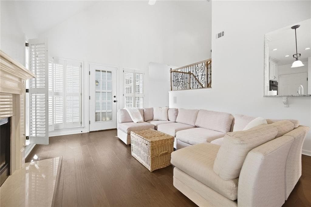 4 bedroom, 3 bathroom, 2,559 sq ft single family residence for sale at 5300 Johns View Street, Alpharetta, GA 30005 — photo 10
