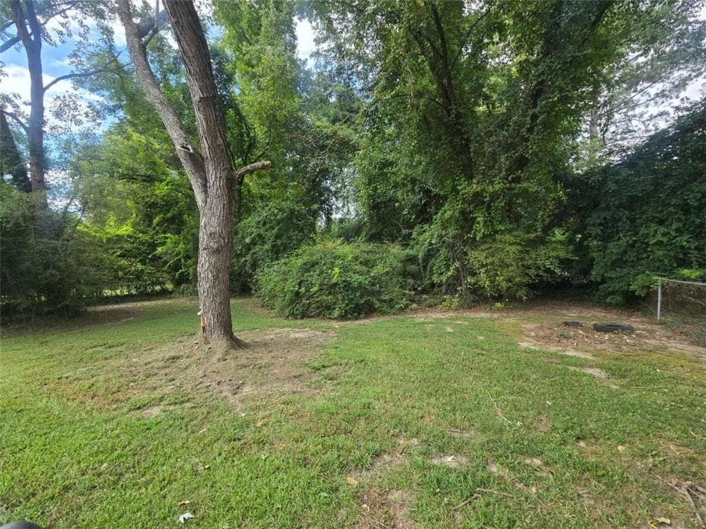 4 bedroom, 2 bathroom, 1,864 sq ft single family residence for sale at 6547 Annette Court, Riverdale, GA 30296 — photo 3