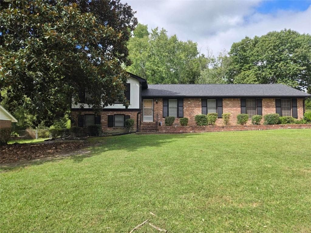 4 bedroom, 2 bathroom, 1,864 sq ft single family residence for sale at 6547 Annette Court, Riverdale, GA 30296 — photo 4