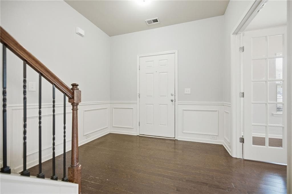 6 bedroom, 4 bathroom, 3,372 sq ft single family residence for sale at 603 Stonehurst Lane, Canton, GA 30114 — photo 4