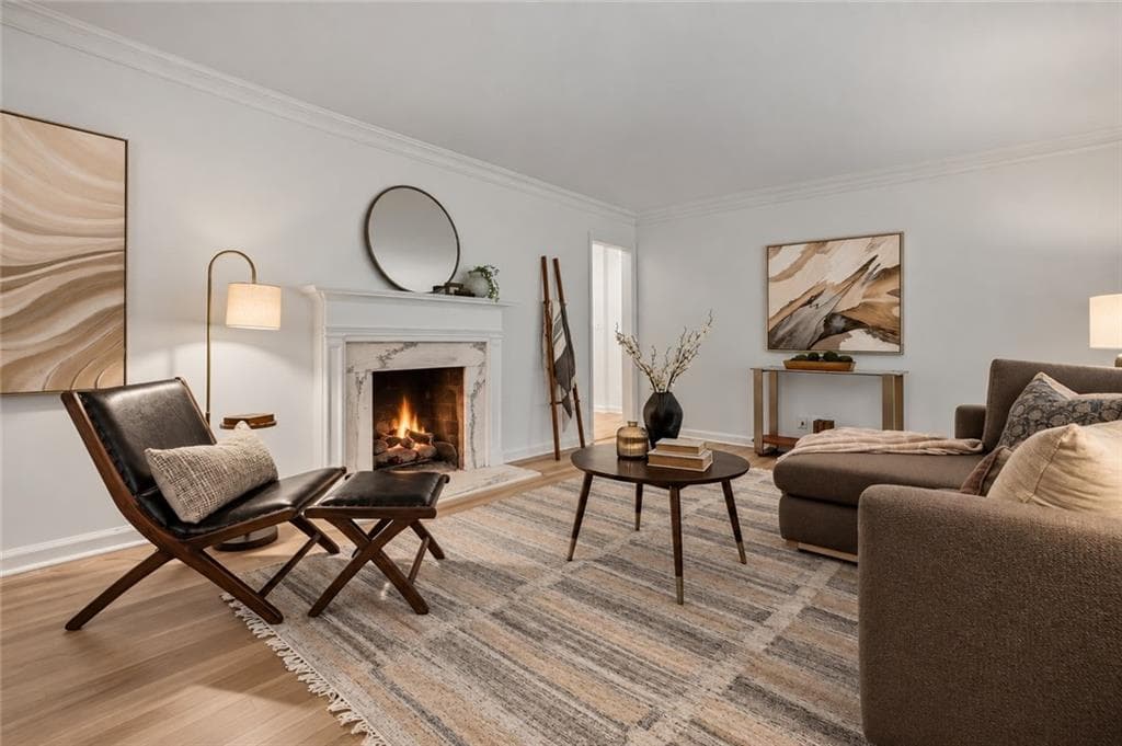5 bedroom, 3 bathroom, 2,600 sq ft single family residence for sale at 4341 Peachtree Dunwoody Road, Atlanta, GA 30342 — photo 2