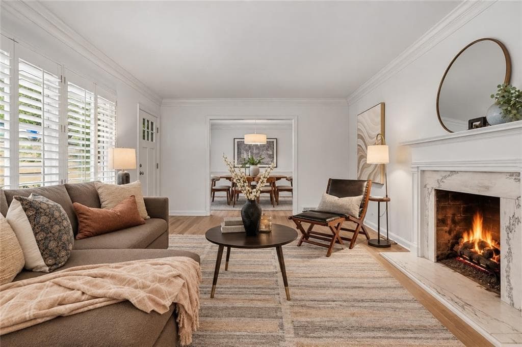 5 bedroom, 3 bathroom, 2,600 sq ft single family residence for sale at 4341 Peachtree Dunwoody Road, Atlanta, GA 30342 — photo 3