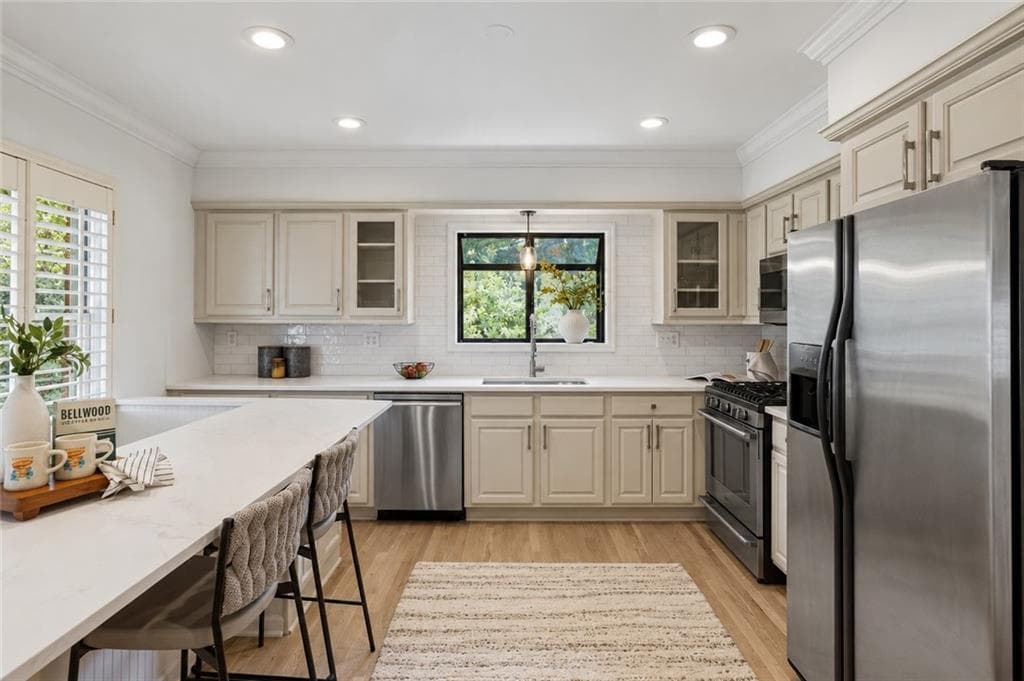 5 bedroom, 3 bathroom, 2,600 sq ft single family residence for sale at 4341 Peachtree Dunwoody Road, Atlanta, GA 30342 — photo 9